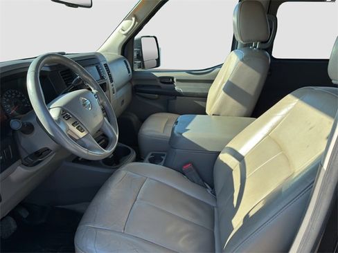 Used 2019 Nissan NV 3500 SL image 9