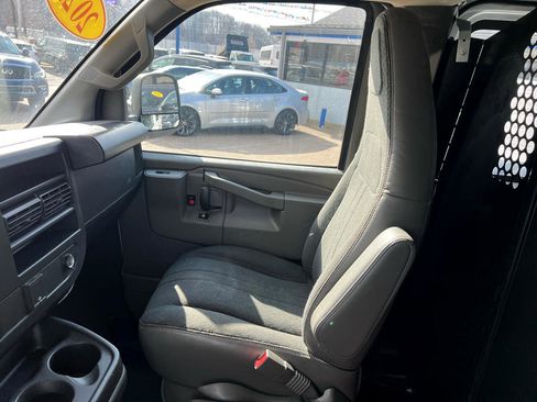 Used 2022 Chevrolet Express 2500 w/ Driver Convenience Package image 11