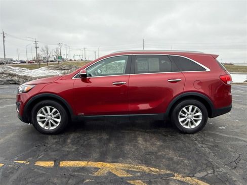 Used 2017 Kia Sorento LX w/ LX Convenience Package image 6
