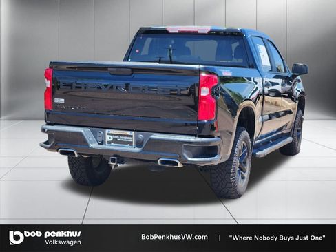Used 2021 Chevrolet Silverado 1500 LT Trail Boss w/ LPO, Dark Essentials Package AWD/4WD image 25