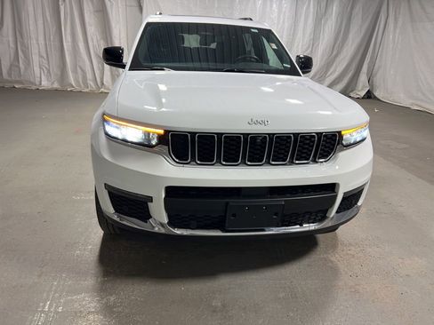 Used 2024 Jeep Grand Cherokee L Limited w/ Luxury Tech Group II image 2