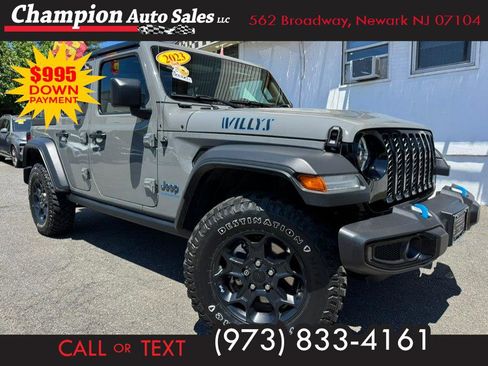 Used 2023 Jeep Wrangler Unlimited w/ Cold Weather Group AWD/4WD image 1