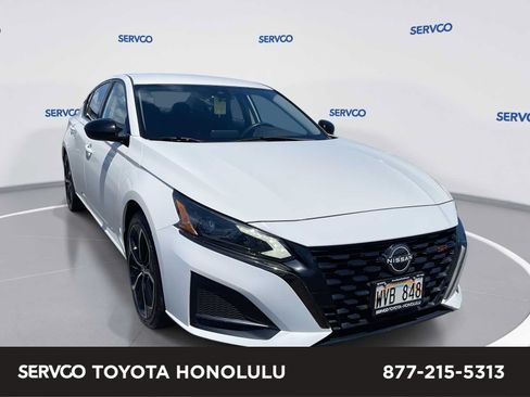 Used 2023 Nissan Altima 2.5 SR FWD image 1