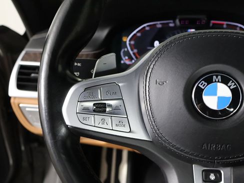 Used 2022 BMW 750i xDrive w/ Executive Package AWD/4WD image 45