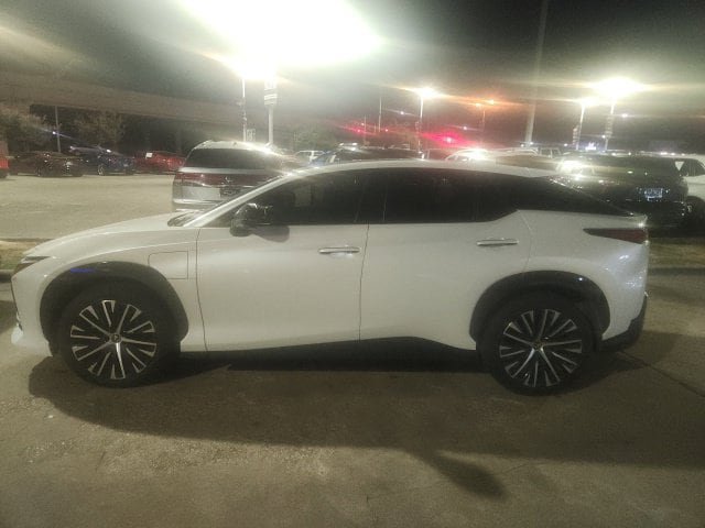 Used 2023 Lexus RZ 450e Premium w/ Technology Package AWD/4WD image 4