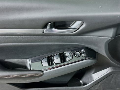 Used 2024 Nissan Altima 2.5 SR image 15