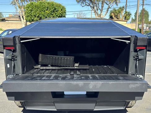 Used 2024 Tesla Cybertruck AWD Crew Cab image 32