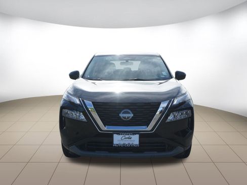 Used 2023 Nissan Rogue SV image 2