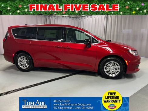 New 2026 Chrysler Voyager LX image 8