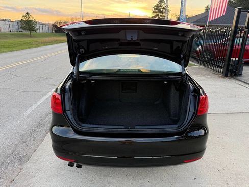 Used 2012 Volkswagen Jetta TDI image 11