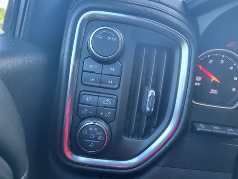 Certified 2020 Chevrolet Silverado 1500 LTZ AWD/4WD image 25