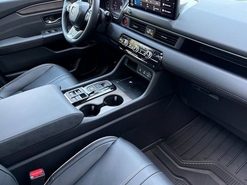 New 2026 Honda Pilot Elite image 13