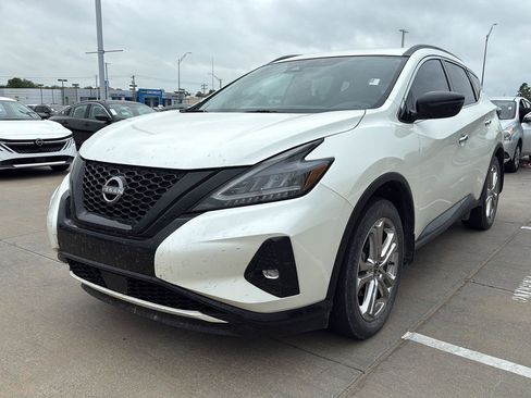 Used 2023 Nissan Murano SV w/ SV Midnight Edition Package image 11