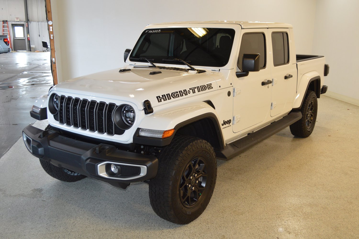 Used 2025 Jeep Gladiator Sport AWD/4WD image 7
