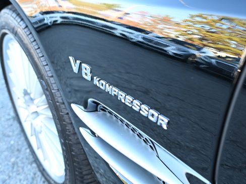 Used 2005 Mercedes-Benz SL 55 AMG image 11