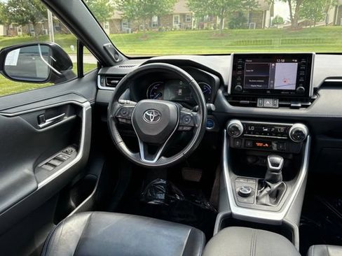 Used 2020 Toyota RAV4 XSE AWD/4WD image 25