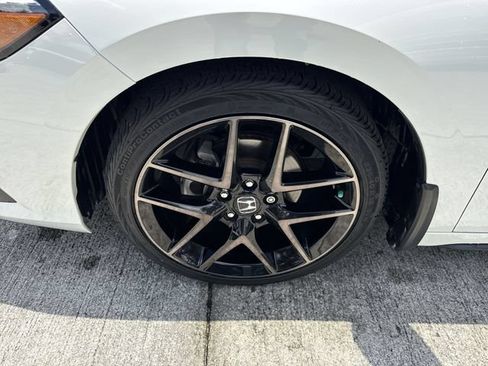 Used 2024 Honda Civic Sport Touring image 10