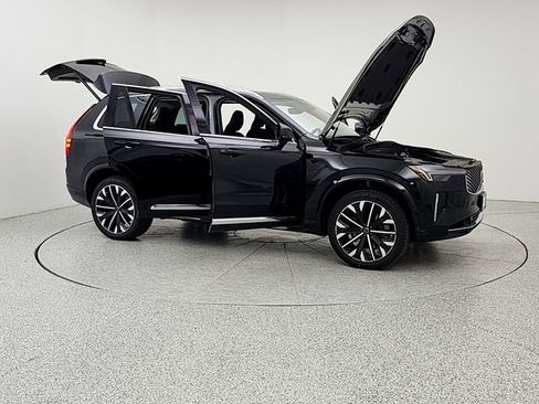 New 2026 Volvo XC90 T8 Plus w/ Protection Package AWD/4WD image 10