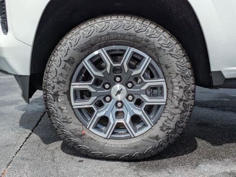 New 2024 Chevrolet Colorado Z71 w/ Z71 Convenience Package 2 image 33