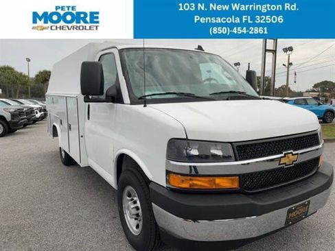 New 2025 Chevrolet Express 3500 w/ Power Convenience Package image 4
