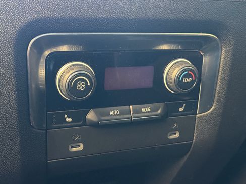 Used 2022 Chevrolet Tahoe LT w/ Luxury Package image 27