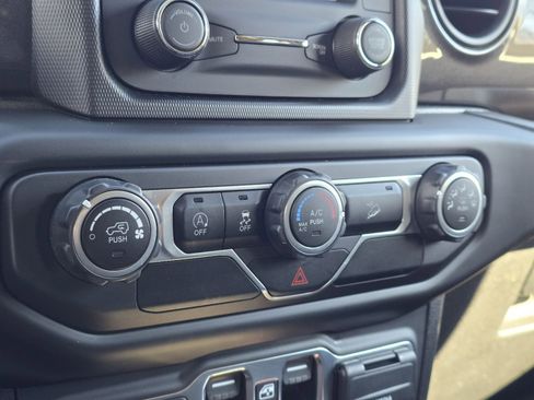 Used 2020 Jeep Wrangler Unlimited Sport image 30