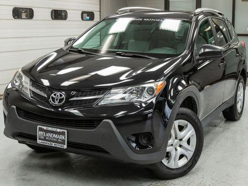 Used 2015 Toyota RAV4 LE image 11