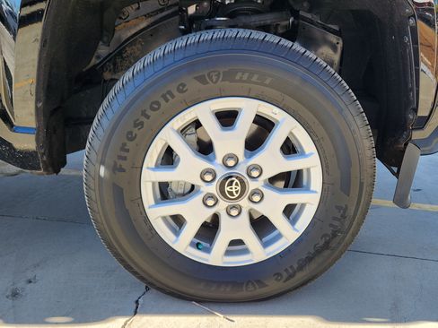 Certified 2024 Toyota Tacoma SR5 image 15