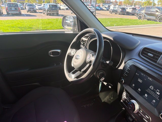 Used 2018 Kia Soul + FWD image 22