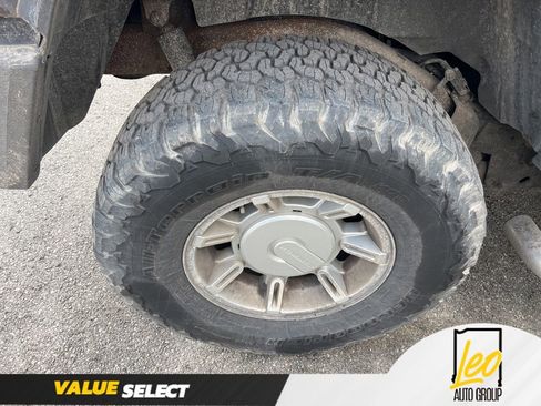 Used 2004 HUMMER H2 w/ Preferred Equipment Group image 7