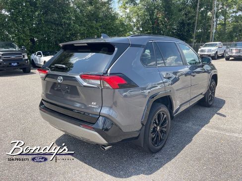 Used 2024 Toyota RAV4 SE w/ Convenience Package AWD/4WD image 15