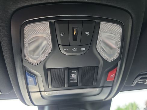 Used 2025 RAM 3500 Big Horn AWD/4WD image 34