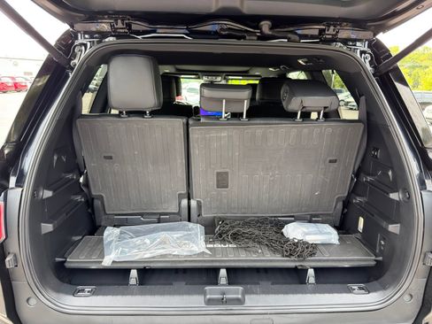 Used 2024 Toyota Sequoia Platinum AWD/4WD image 33