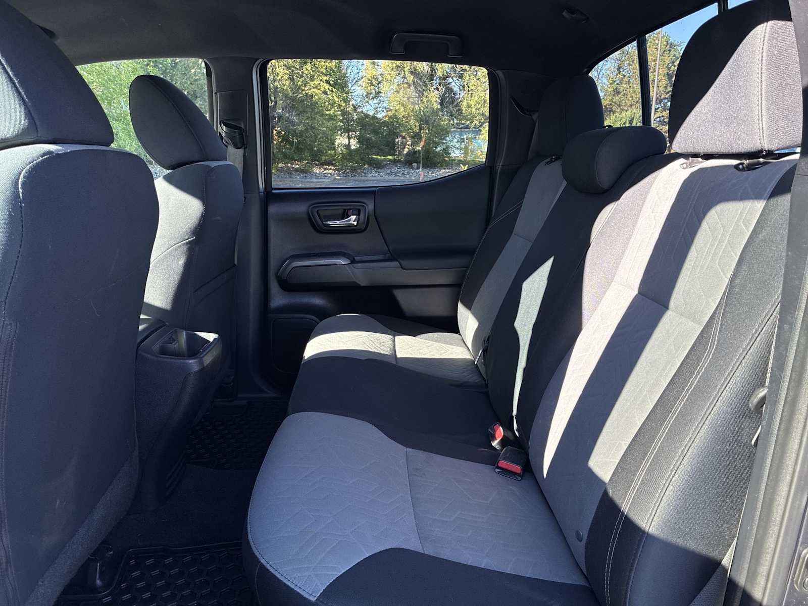 Used 2020 Toyota Tacoma TRD Sport AWD/4WD image 23