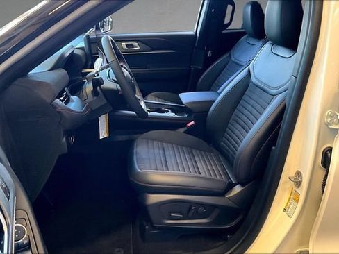 New 2026 Ford Explorer ST-Line w/ ST-Line Street Pack AWD/4WD image 8