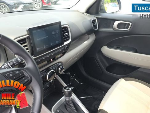 Used 2023 Hyundai Venue SEL FWD image 22