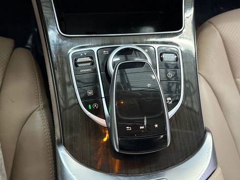 Used 2018 Mercedes-Benz GLC 300 4MATIC w/ Multimedia Package image 35