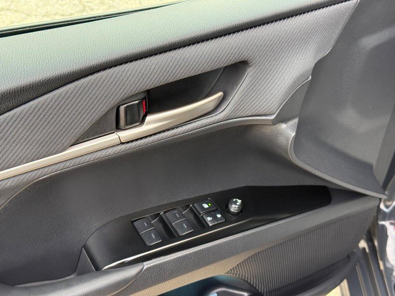 Used 2025 Toyota Camry SE w/ Multimedia Upgrade Package FWD image 18