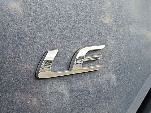 Used 2014 Toyota Corolla LE image 31