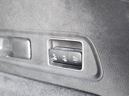 Used 2021 Mercedes-Benz GLS 450 4MATIC image 32