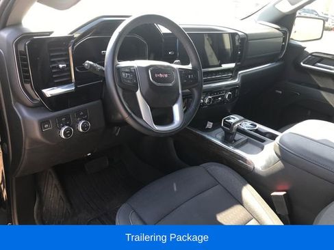 Used 2023 GMC Sierra 1500 Elevation w/ Preferred Package AWD/4WD image 4