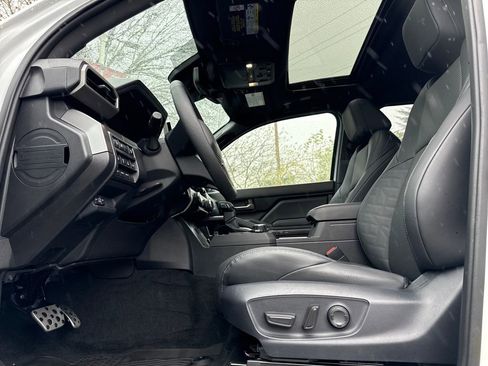 Certified 2025 Toyota Tacoma TRD Sport image 19