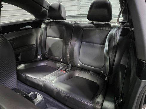 Used 2019 Volkswagen Beetle 2.0T SE FWD image 16