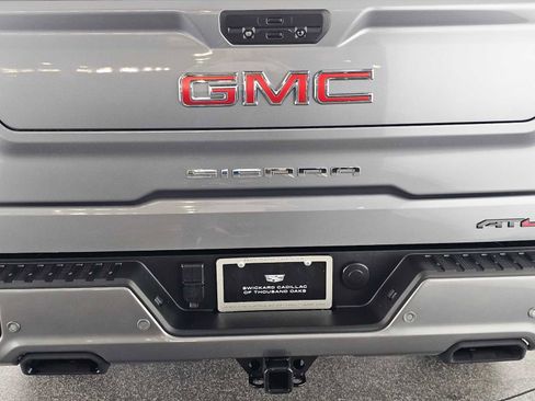 Used 2022 GMC Sierra 1500 AT4 w/ AT4 Premium Package image 13