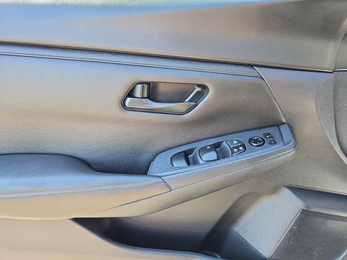 Used 2025 Nissan Sentra S FWD image 14