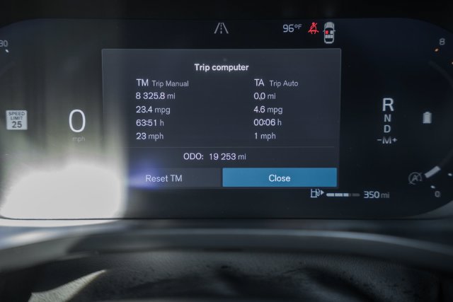 Certified 2024 Volvo XC60 B5 Ultimate w/ Protection Package Premier AWD/4WD image 42