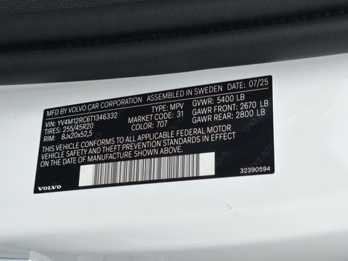 Certified 2026 Volvo XC60 B5 Plus w/ Protection Package Premier AWD/4WD image 37