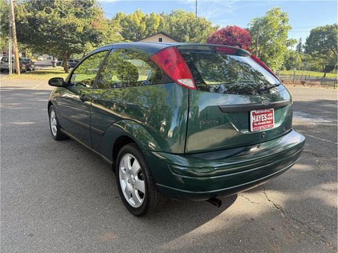 Used 2001 Ford Focus ZX3 Hatchback FWD image 3