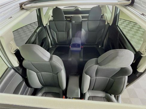 Used 2024 Subaru Forester Premium image 13