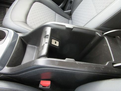 Used 2017 Chevrolet Colorado Z71 image 38